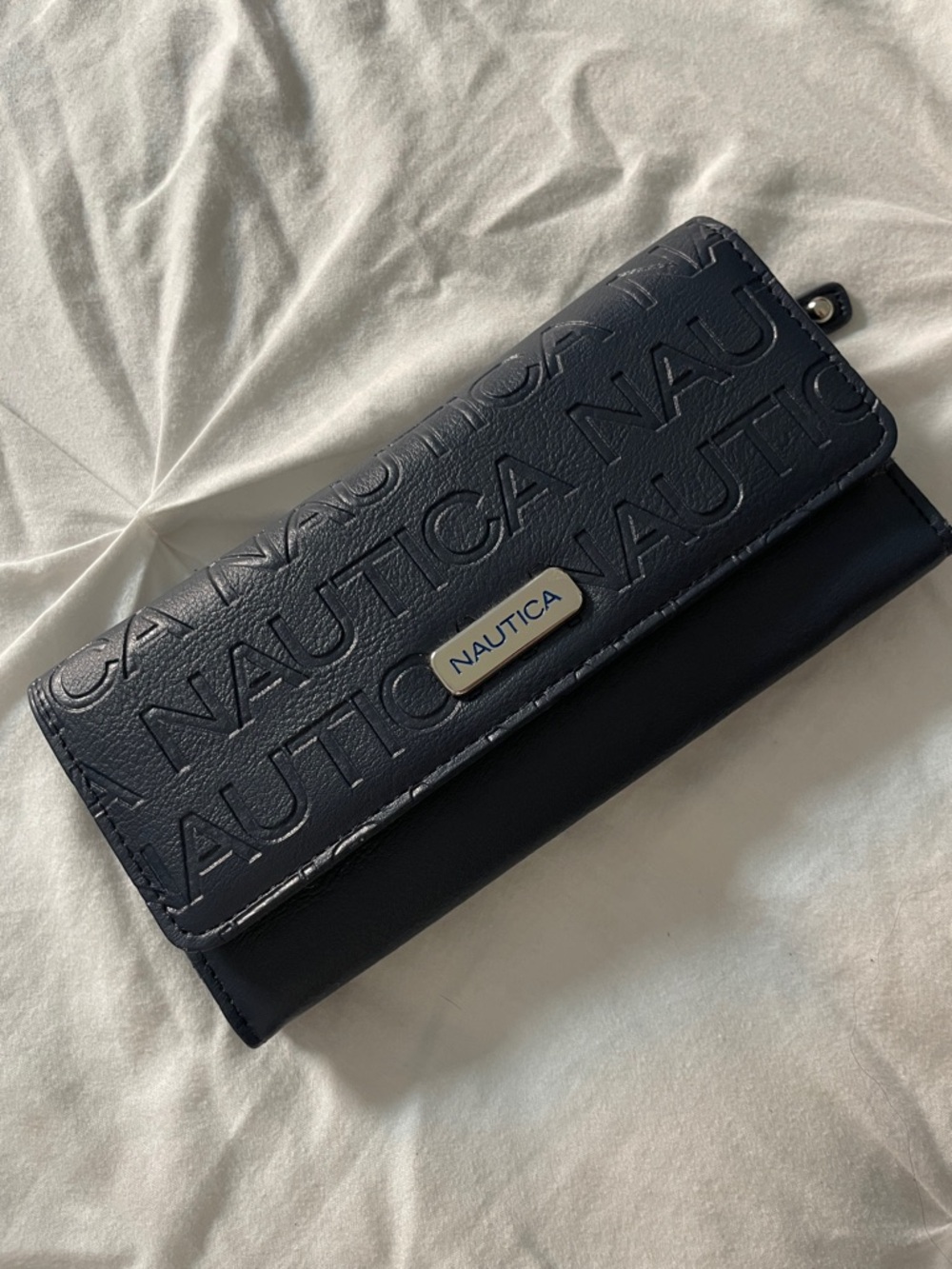 NWOT Nautica Embossed Logo Wallet in Navy